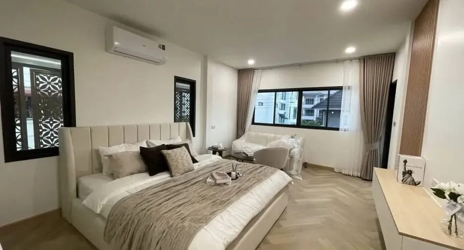For sale 3 bedrooms house in Bueng Kum, Bangkok