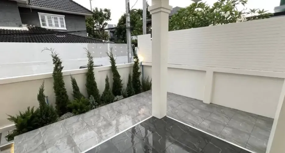 For sale 3 bedrooms house in Bueng Kum, Bangkok