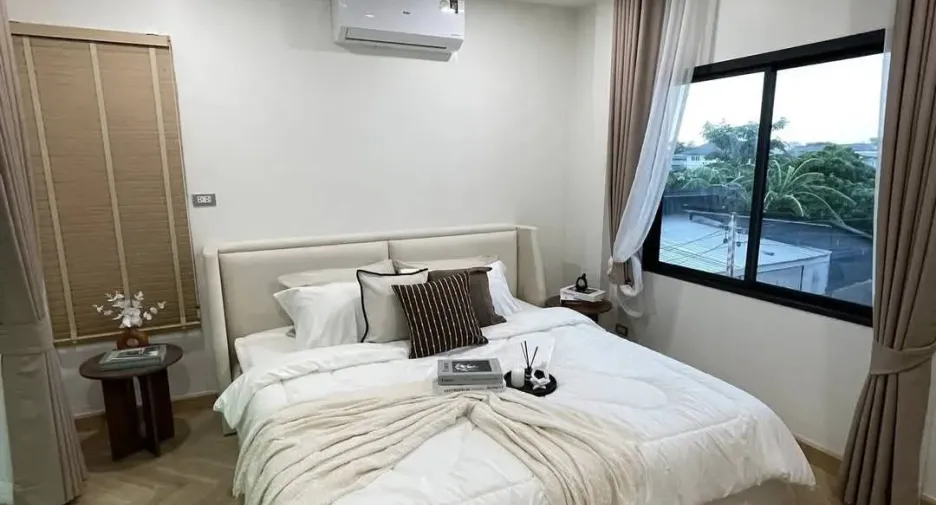 For sale 3 bedrooms house in Bueng Kum, Bangkok