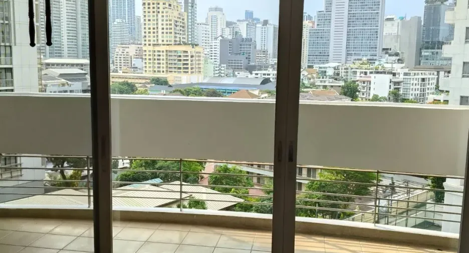 For rent 2 bedrooms apartment in Khlong Toei, Bangkok