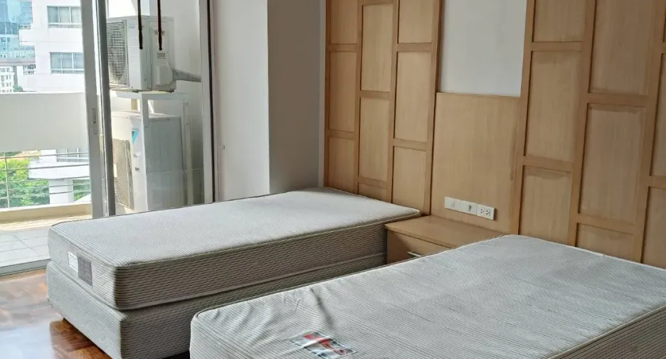 For rent 2 bedrooms apartment in Khlong Toei, Bangkok
