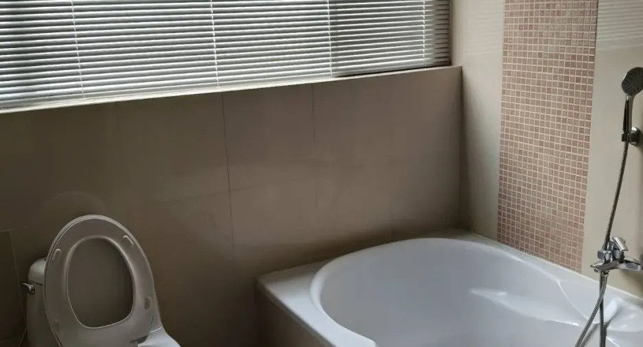 For rent 2 bedrooms apartment in Khlong Toei, Bangkok