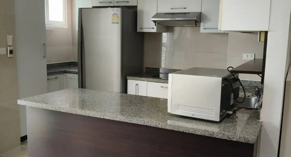For rent 2 bedrooms apartment in Khlong Toei, Bangkok