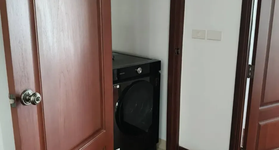 For rent 2 bedrooms apartment in Khlong Toei, Bangkok
