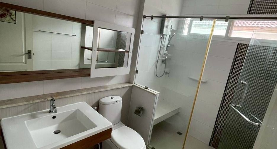 出租 4 卧室 独立屋 在 Bang Phli, Samut Prakan