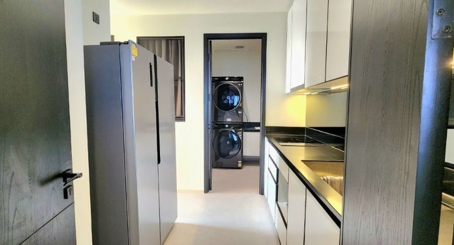 For rent 3 bedrooms condo in Khlong San, Bangkok