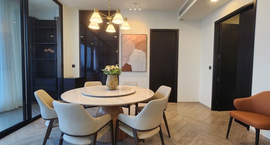 For rent 3 bedrooms condo in Khlong San, Bangkok