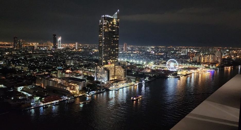 For rent 3 bedrooms condo in Khlong San, Bangkok