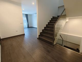ขาย และ ให้เช่า 4 ห้องนอน บ้านเดี่ยว ใน วัฒนา, กรุงเทพฯ