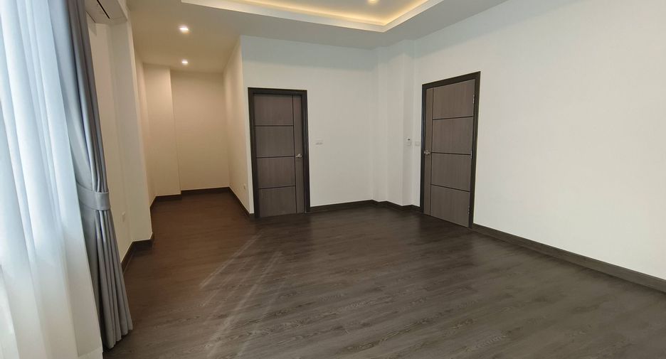 ขาย และ ให้เช่า 4 ห้องนอน บ้านเดี่ยว ใน วัฒนา, กรุงเทพฯ