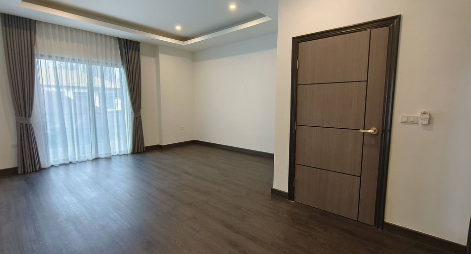 ขาย และ ให้เช่า 4 ห้องนอน บ้านเดี่ยว ใน วัฒนา, กรุงเทพฯ