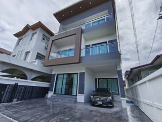 ขาย และ ให้เช่า 4 ห้องนอน บ้านเดี่ยว ใน วัฒนา, กรุงเทพฯ