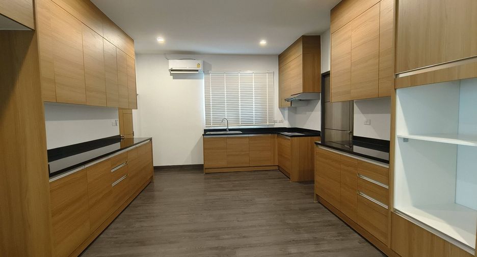 ขาย และ ให้เช่า 4 ห้องนอน บ้านเดี่ยว ใน วัฒนา, กรุงเทพฯ