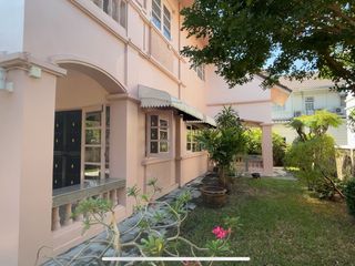 For sale 4 ベッドルーム house in Khlong Toei, Bangkok