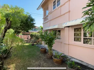 For sale 4 ベッドルーム house in Khlong Toei, Bangkok