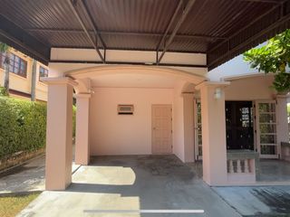 For sale 4 ベッドルーム house in Khlong Toei, Bangkok