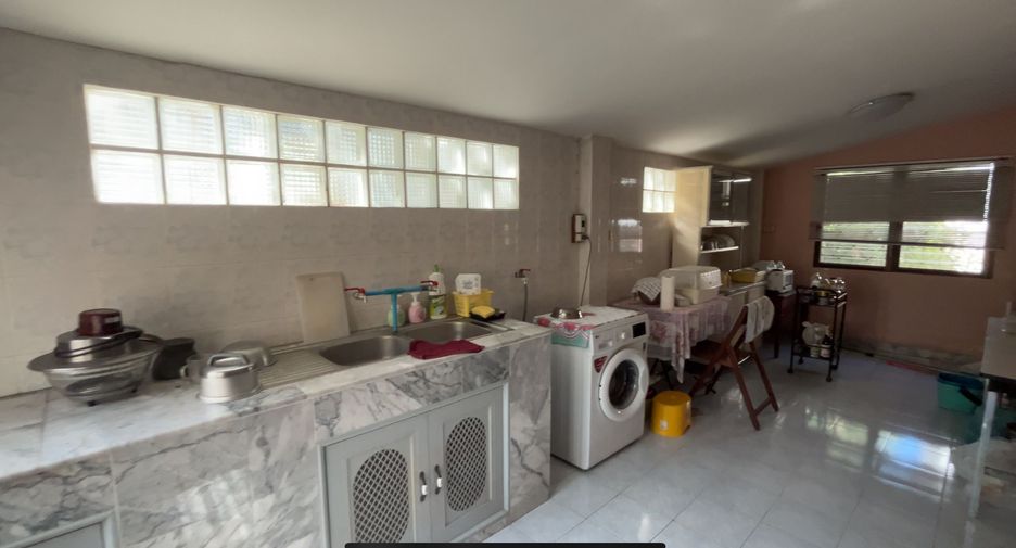 出售 4 卧室 独立屋 在 Khlong Toei, 曼谷
