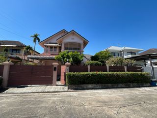 For sale 4 ベッドルーム house in Khlong Toei, Bangkok
