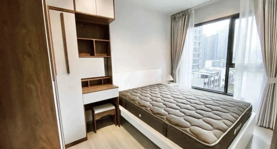 À louer 2 chambres condo à Huai Khwang, Bangkok