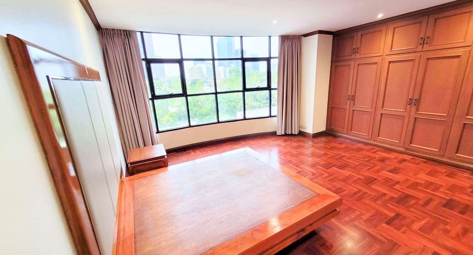 Condo en alquiler de 3 habitaciones en Khlong Toei, Bangkok