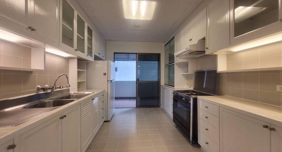 For rent 3 ベッドルーム condo in Watthana, Bangkok