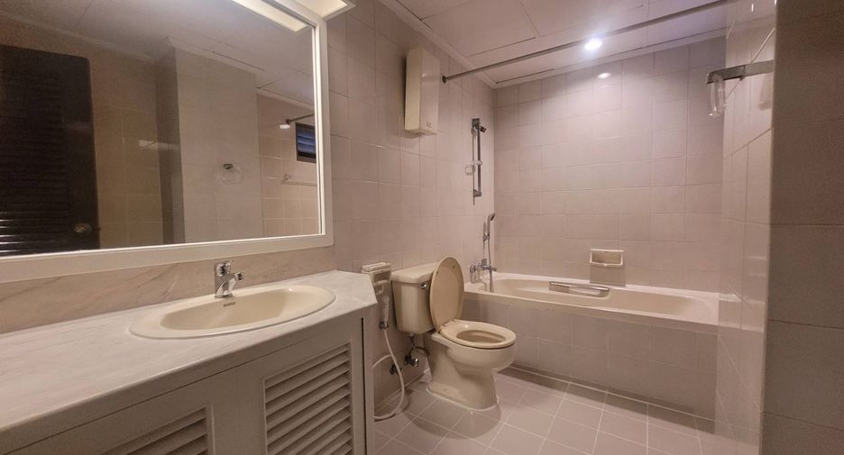 For rent 3 ベッドルーム condo in Watthana, Bangkok