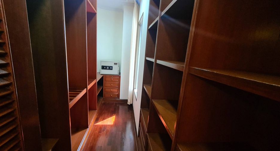 For rent 3 ベッドルーム condo in Watthana, Bangkok