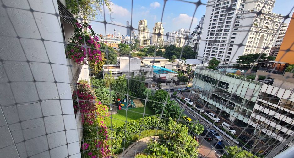 For rent 3 ベッドルーム condo in Watthana, Bangkok
