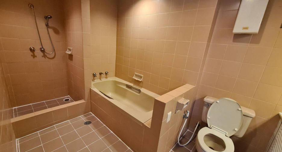 For rent 3 ベッドルーム condo in Watthana, Bangkok
