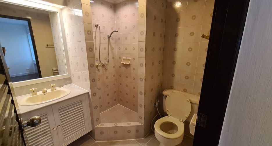 For rent 3 ベッドルーム condo in Watthana, Bangkok