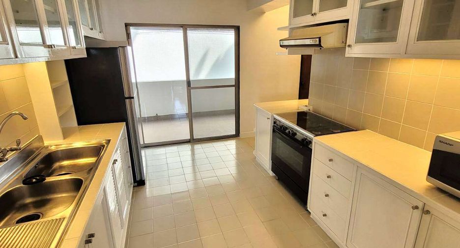 For rent 3 ベッドルーム condo in Watthana, Bangkok