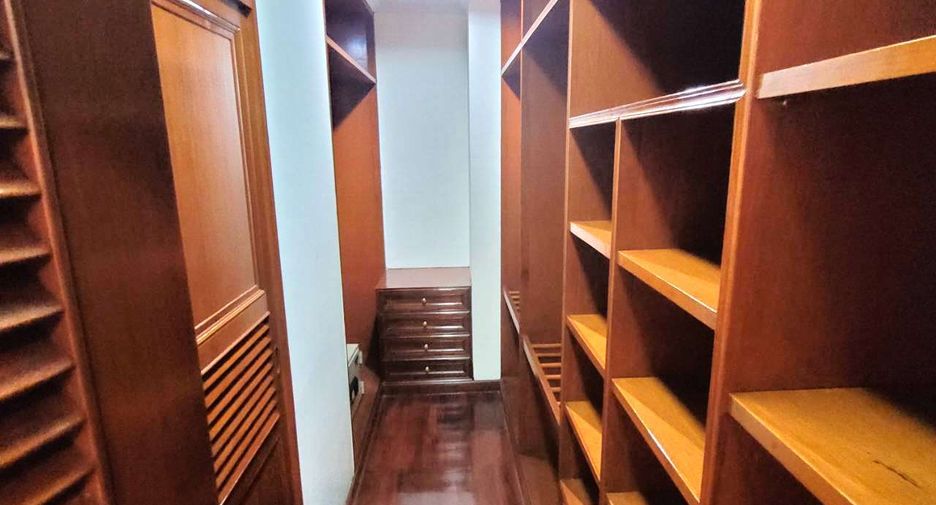 For rent 3 ベッドルーム condo in Watthana, Bangkok