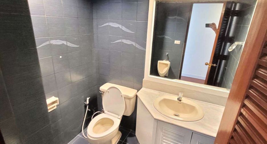 For rent 3 ベッドルーム condo in Watthana, Bangkok