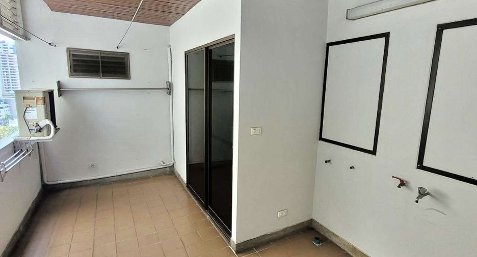 For rent 3 ベッドルーム condo in Watthana, Bangkok