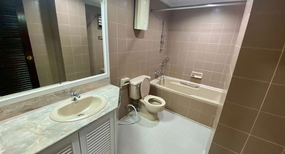 For rent 3 ベッドルーム condo in Watthana, Bangkok
