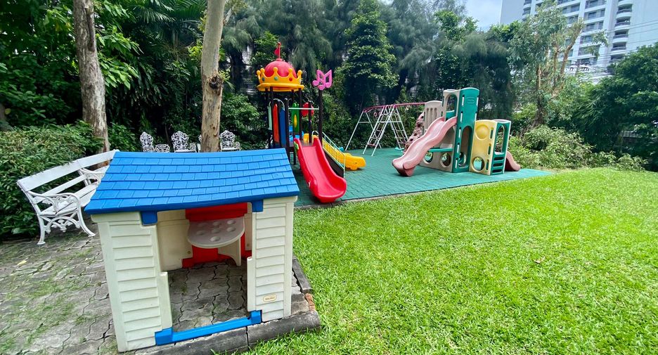 For rent 3 ベッドルーム condo in Watthana, Bangkok