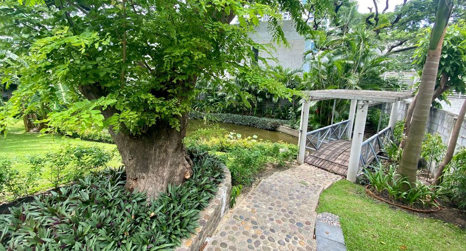 For rent 3 ベッドルーム condo in Watthana, Bangkok