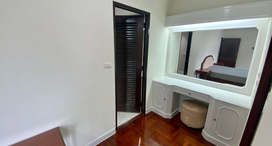 For rent 3 ベッドルーム condo in Watthana, Bangkok