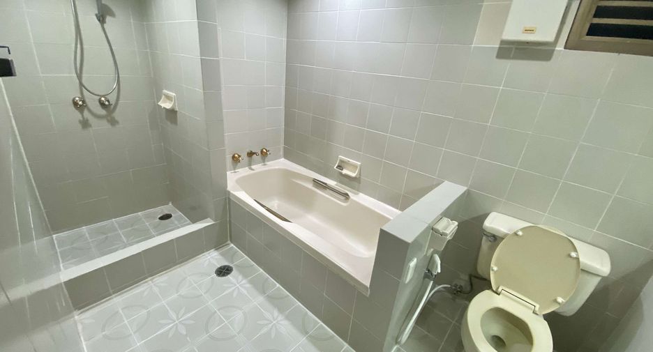 For rent 3 ベッドルーム condo in Watthana, Bangkok