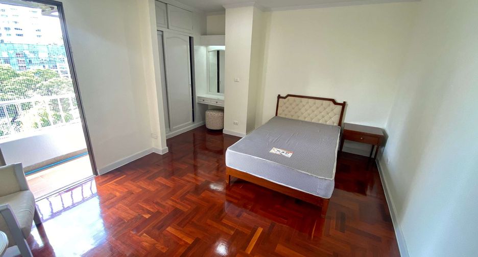 For rent 3 ベッドルーム condo in Watthana, Bangkok