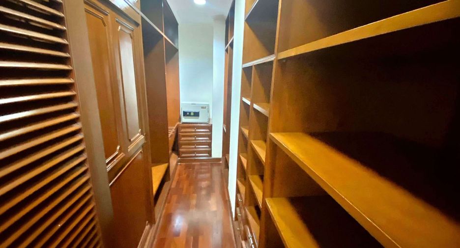 For rent 3 ベッドルーム condo in Watthana, Bangkok