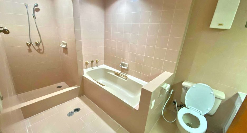 For rent 3 ベッドルーム condo in Watthana, Bangkok