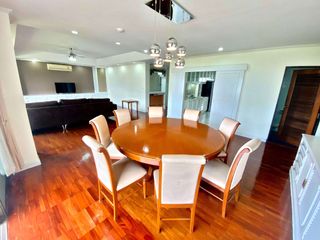 Condo en alquiler de 3 habitaciones en Watthana, Bangkok