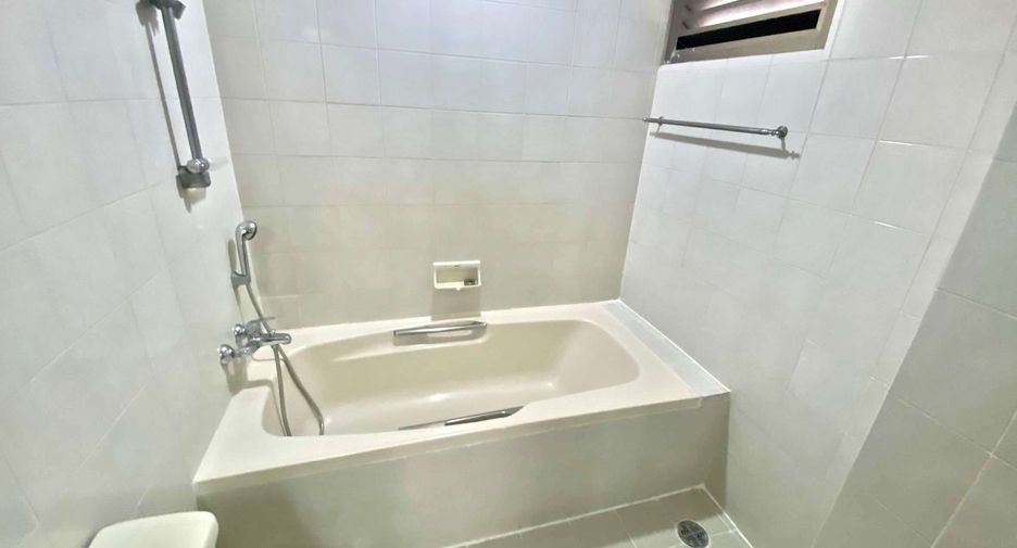 For rent 3 ベッドルーム condo in Watthana, Bangkok