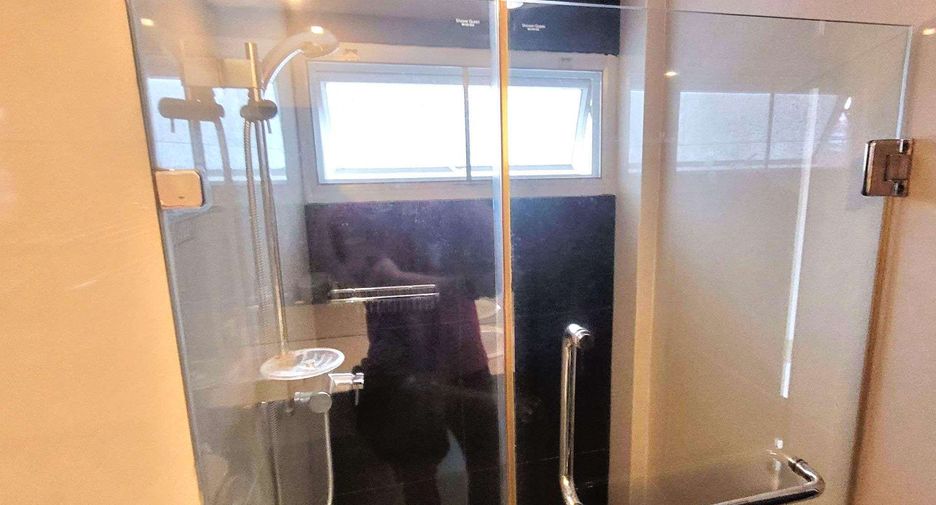 For rent 2 ベッドルーム condo in Watthana, Bangkok
