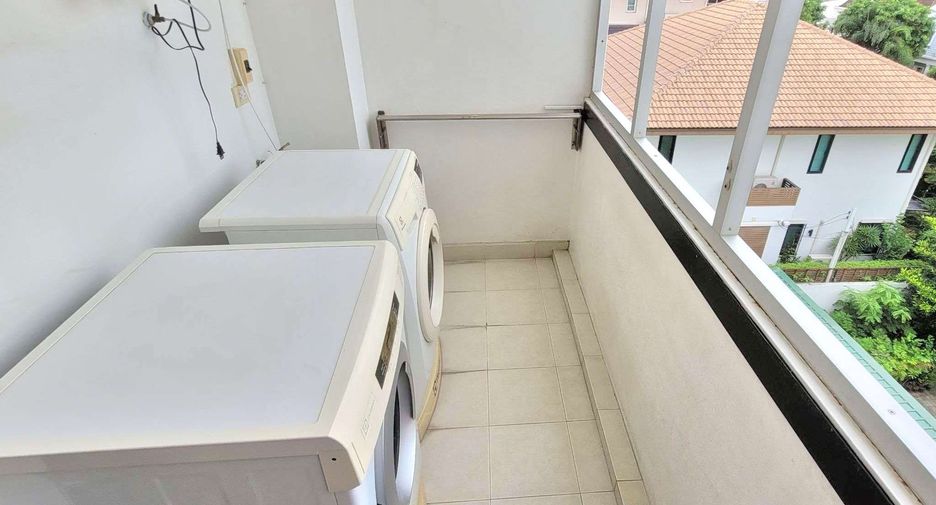 For rent 2 ベッドルーム condo in Watthana, Bangkok