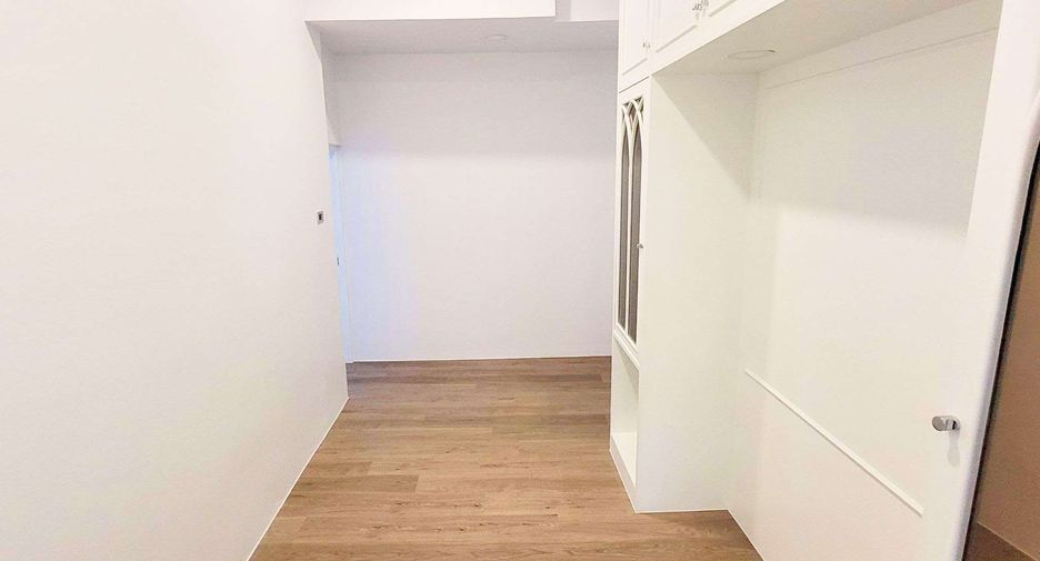 Haus zur Miete mit 4 Zimmer in Khlong Toei, Bangkok