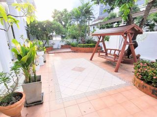 出租 4 卧室 独立屋 在 Khlong Toei, 曼谷