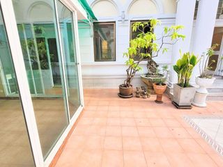 出租 4 卧室 独立屋 在 Khlong Toei, 曼谷