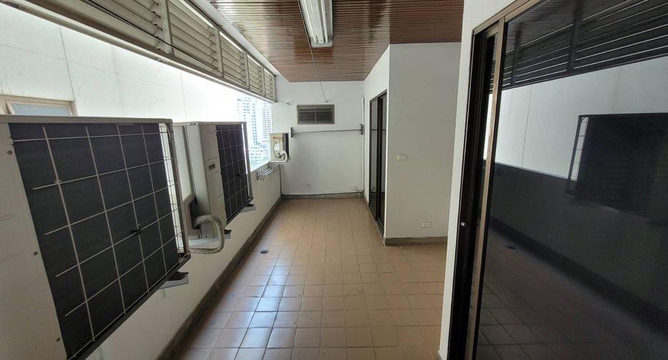 Wohnung zur Miete mit 3 Zimmer in Watthana, Bangkok